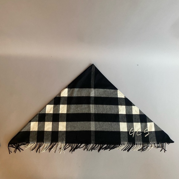 burberry scarf triangle